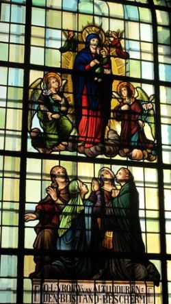 Maria tenhemelopneming, Glas-in-lood St. Augustinuskerk