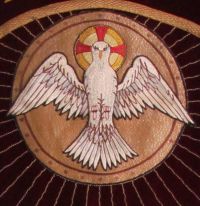 De H. Geest als duif Vaandel St. Jozefkerk