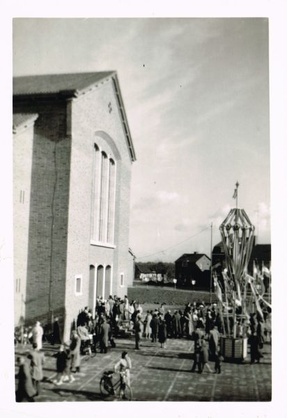 Bestand:Mariakerk-inzegening-25.10.1959b.jpg